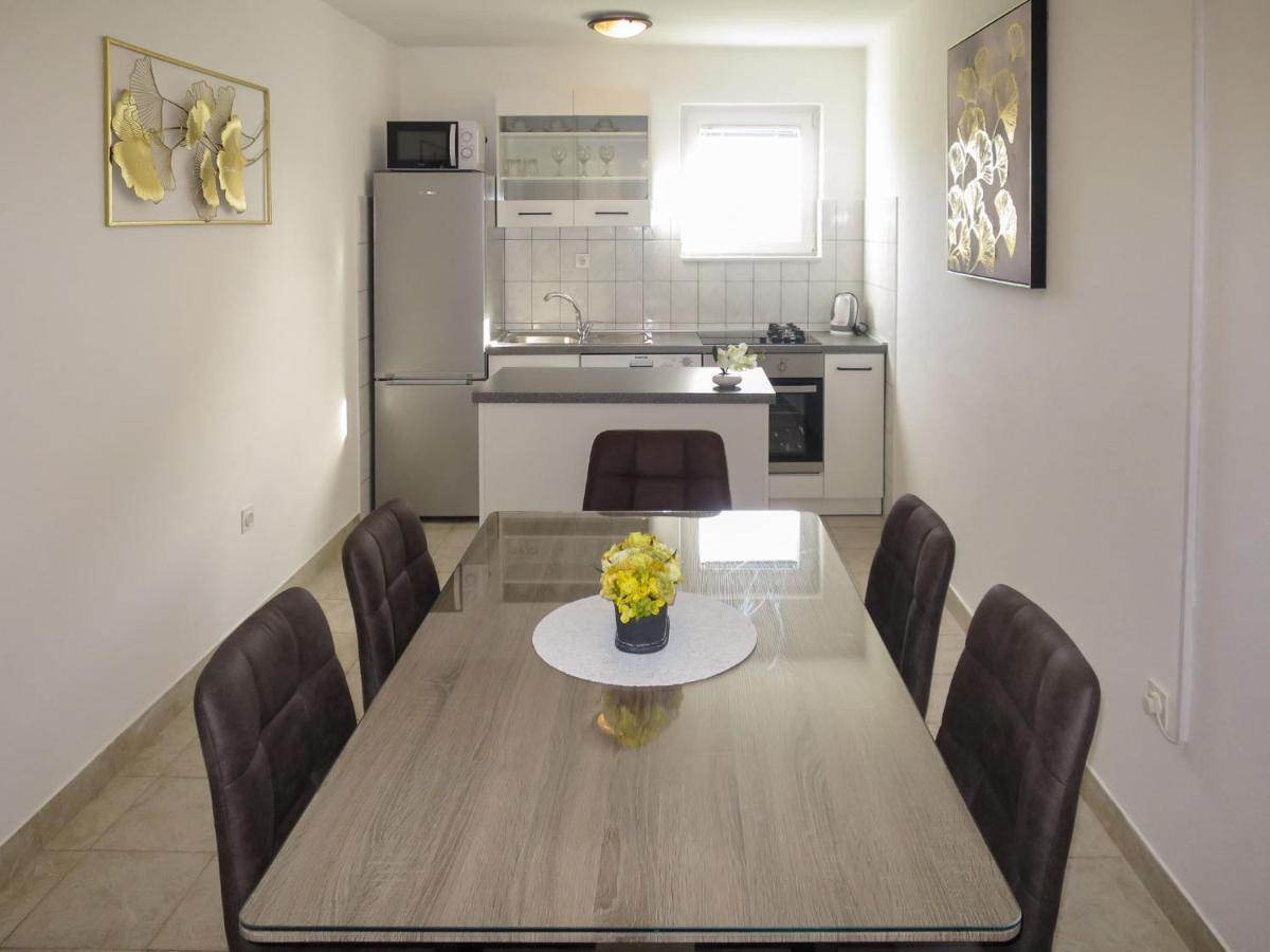 Holiday Home Tone By Interhome Privlaka  Luaran gambar